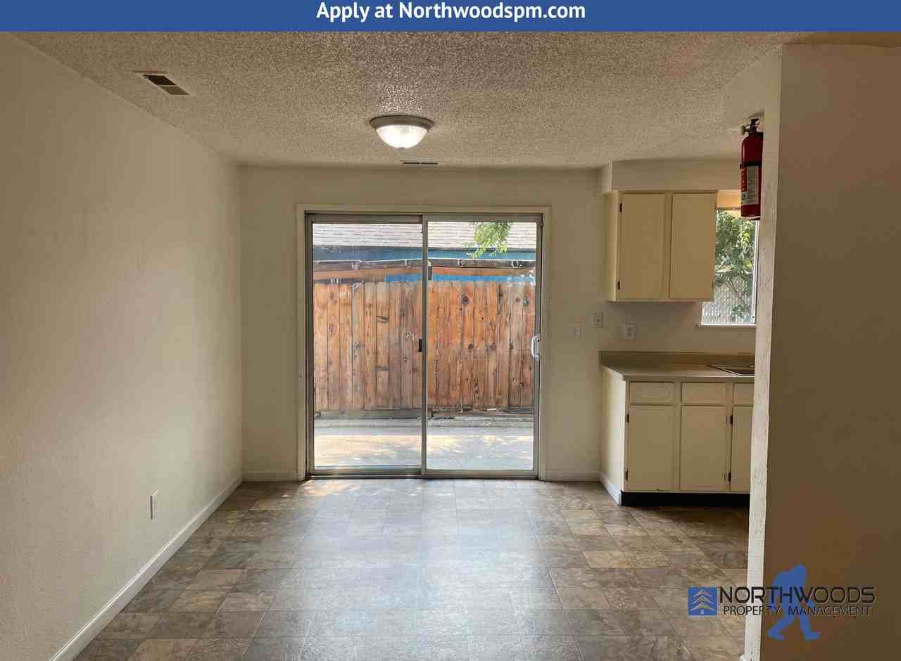 737 Kenyon St - Photo 5 of 21