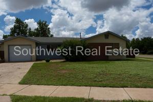 featured image of 917 W Plains Ave