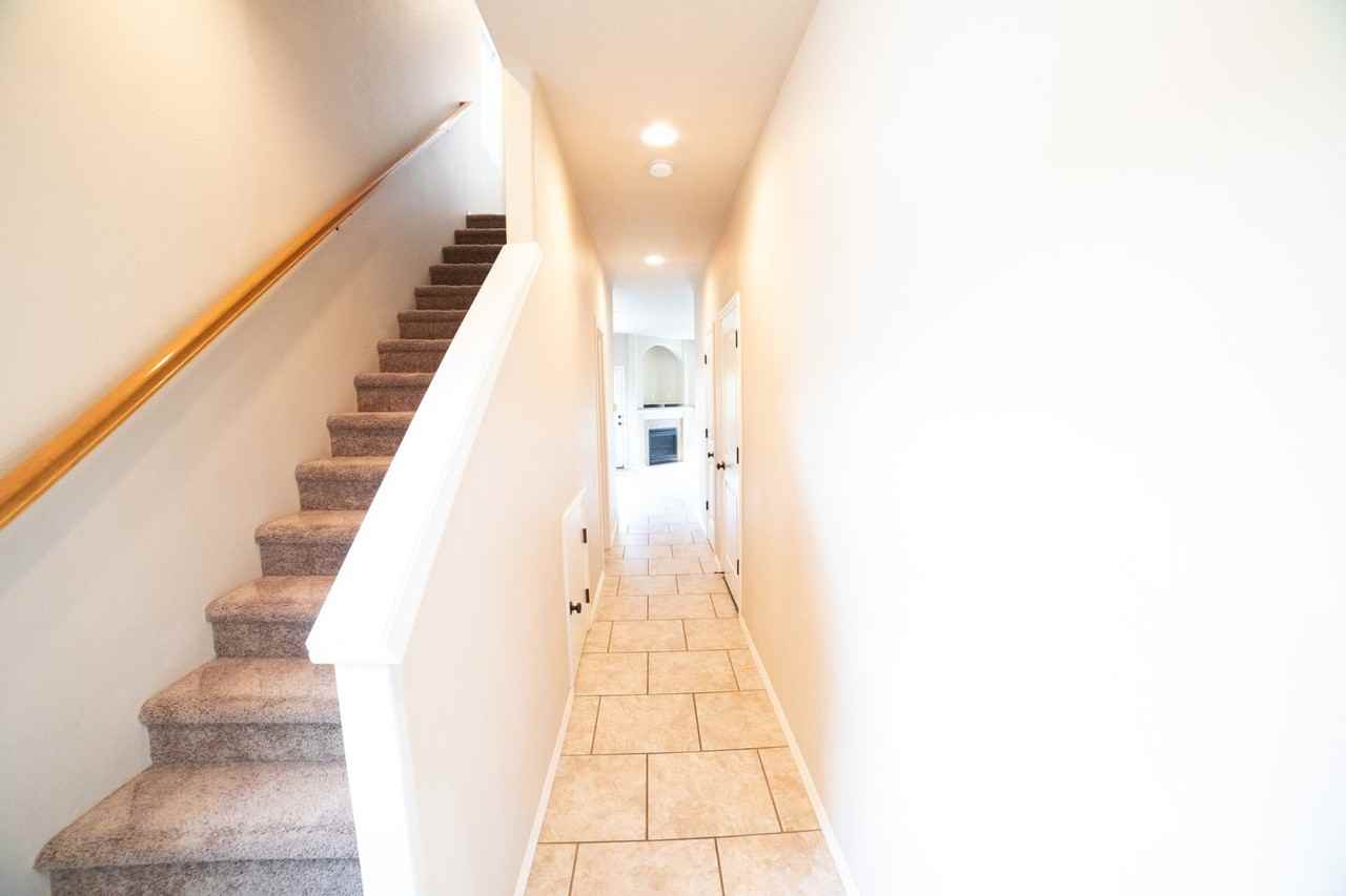 913 Nw 1st Ave - Photo 5 of 44