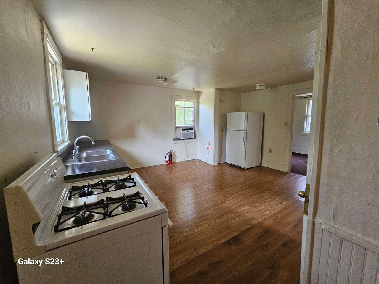 451 S Prospect St - Photo 2 of 8