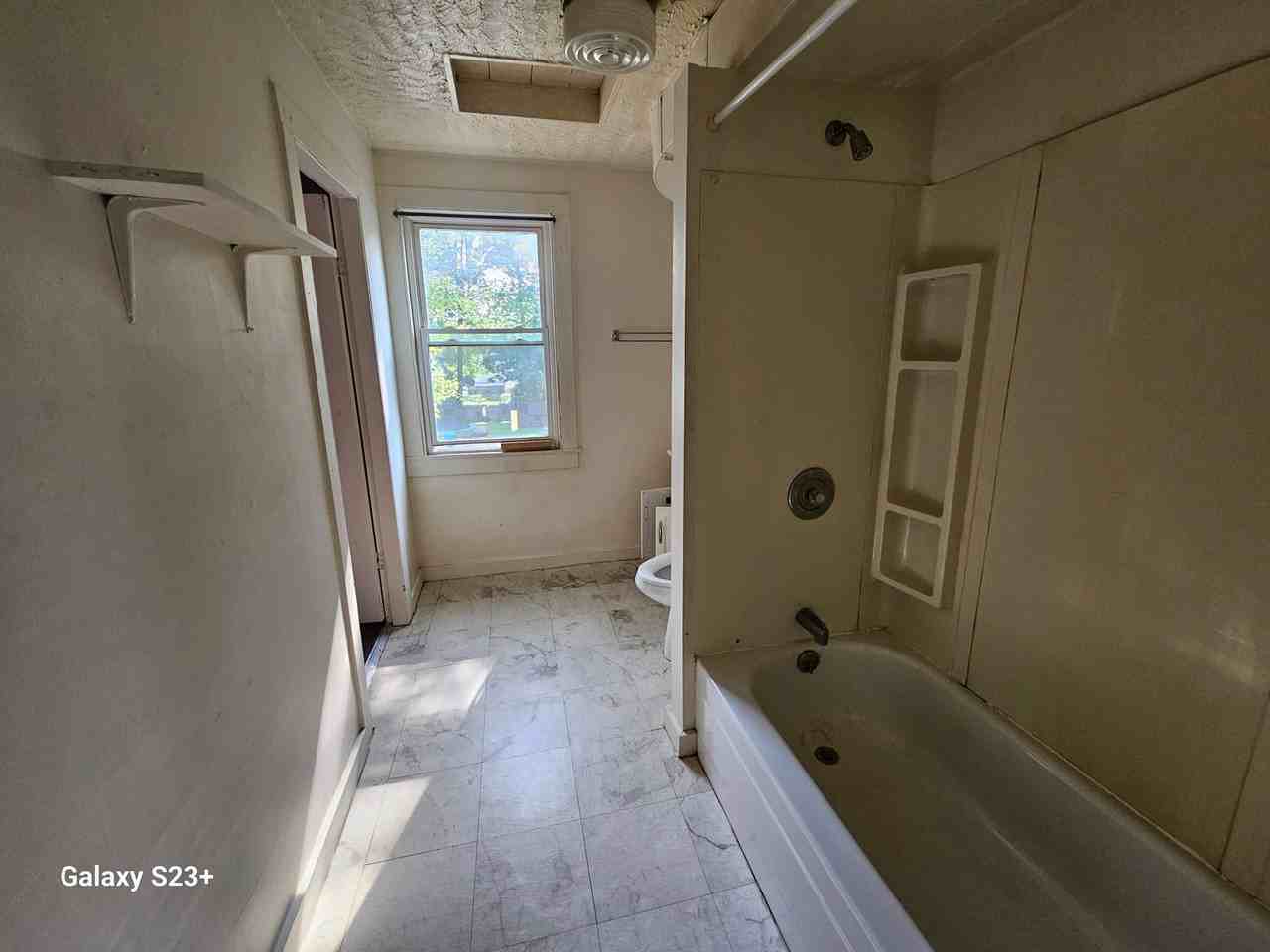 451 S Prospect St - Photo 3 of 8