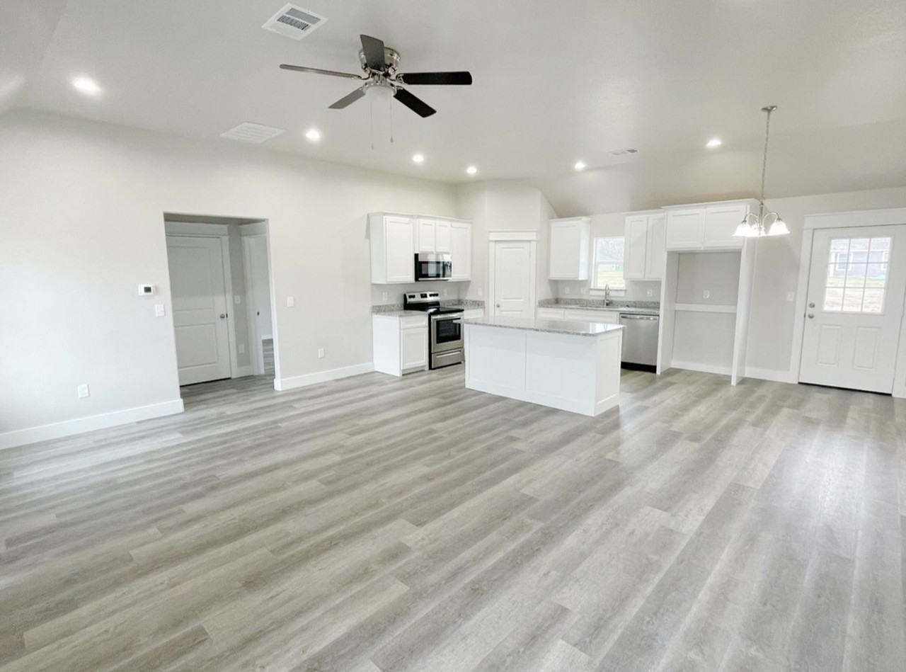 135 Brodys Way - Photo 3 of 13