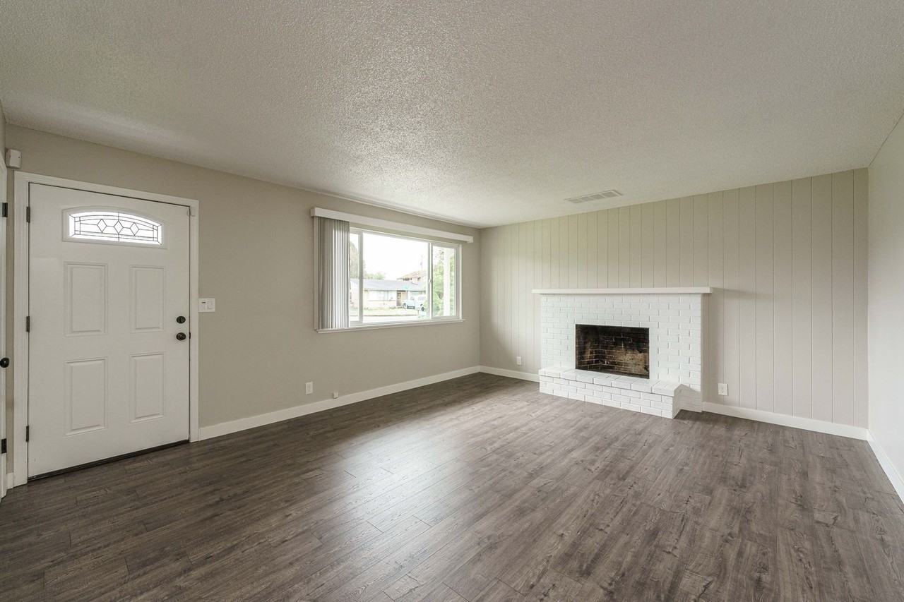 104 Ne 121st Ave - Photo 4 of 35