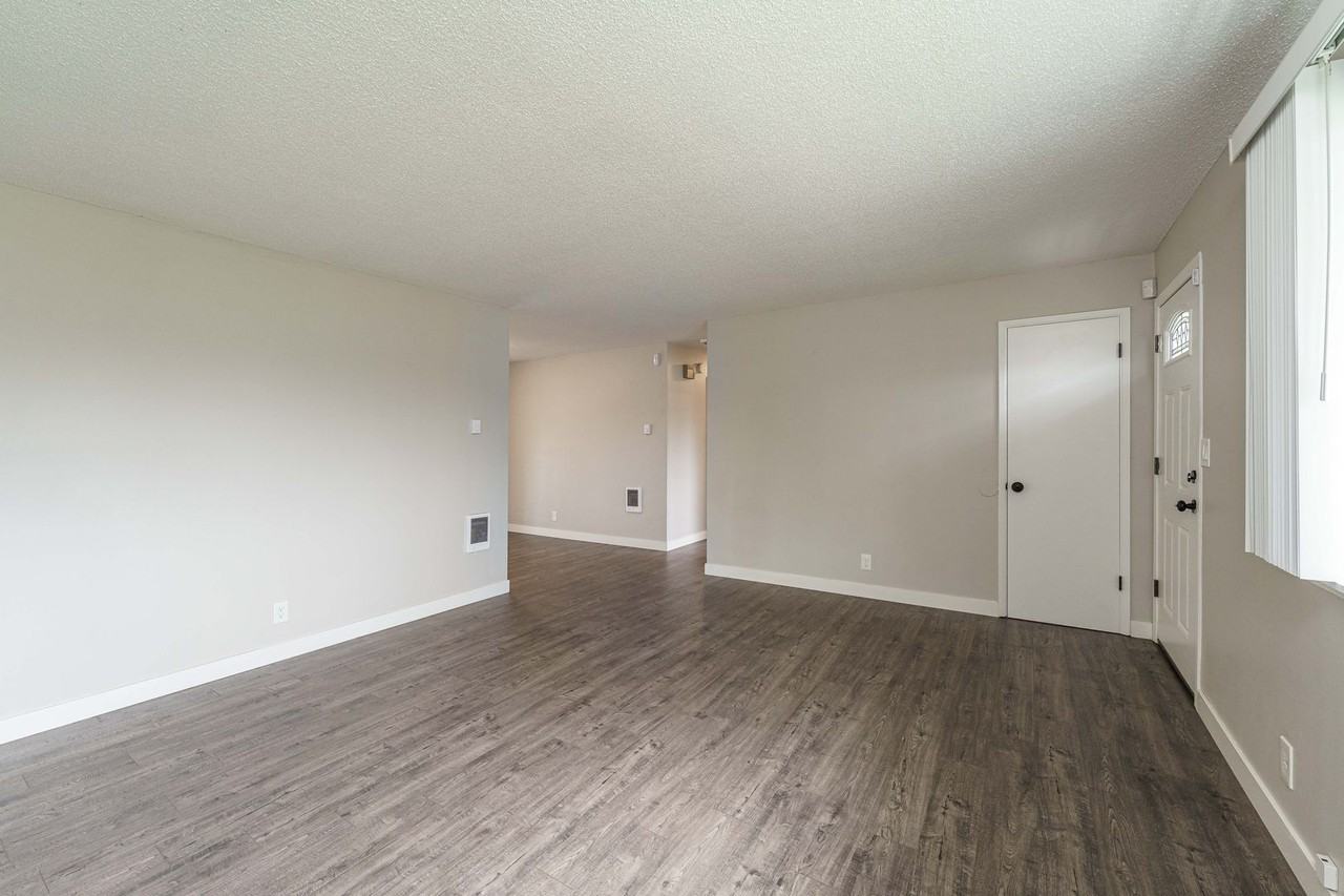 104 Ne 121st Ave - Photo 6 of 35