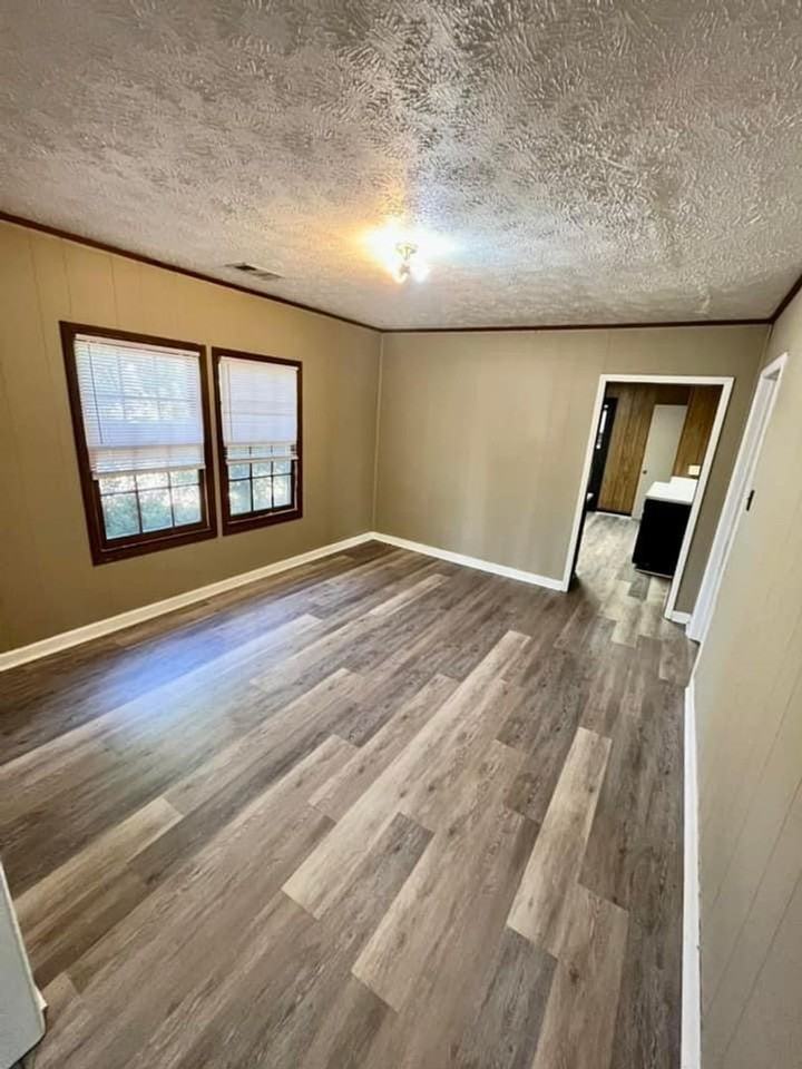203 S Washington St - Photo 2 of 10