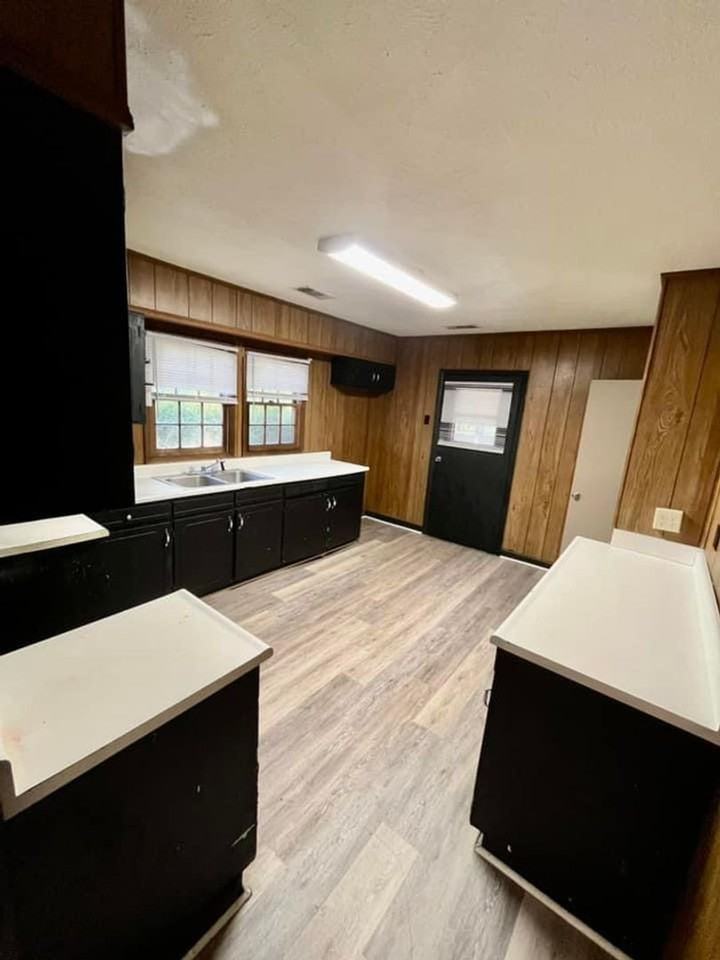 203 S Washington St - Photo 3 of 10
