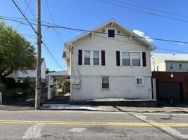featured image of 160 10th St