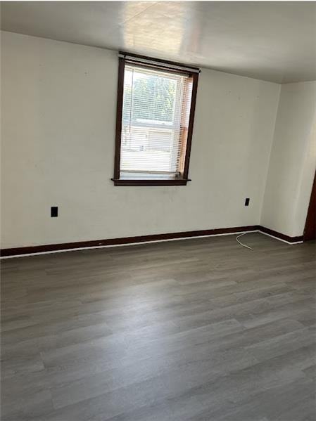 160 10th St - Photo 4 of 13