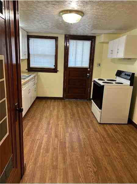 160 10th St - Photo 6 of 13