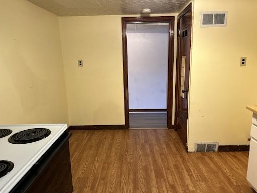 160 10th St - Photo 7 of 13