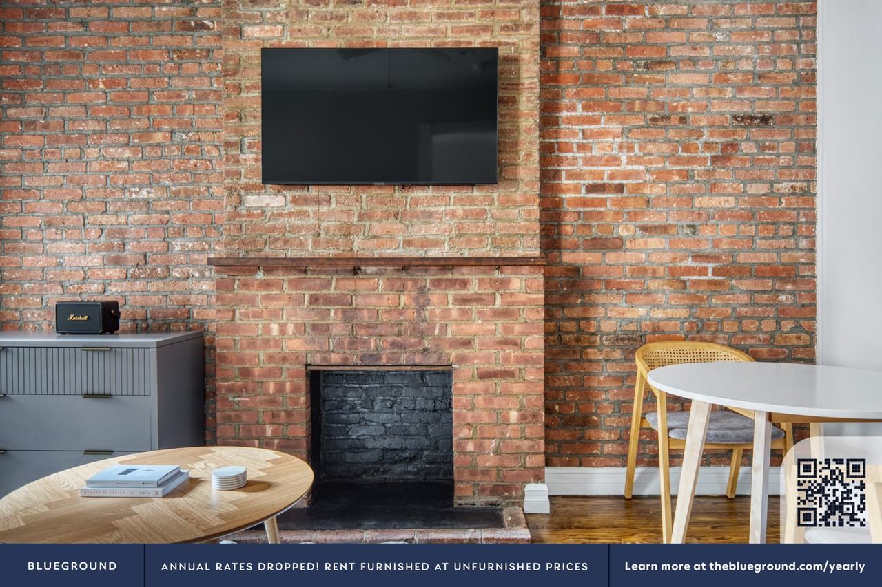 566 Hudson Street - Photo 4 of 36