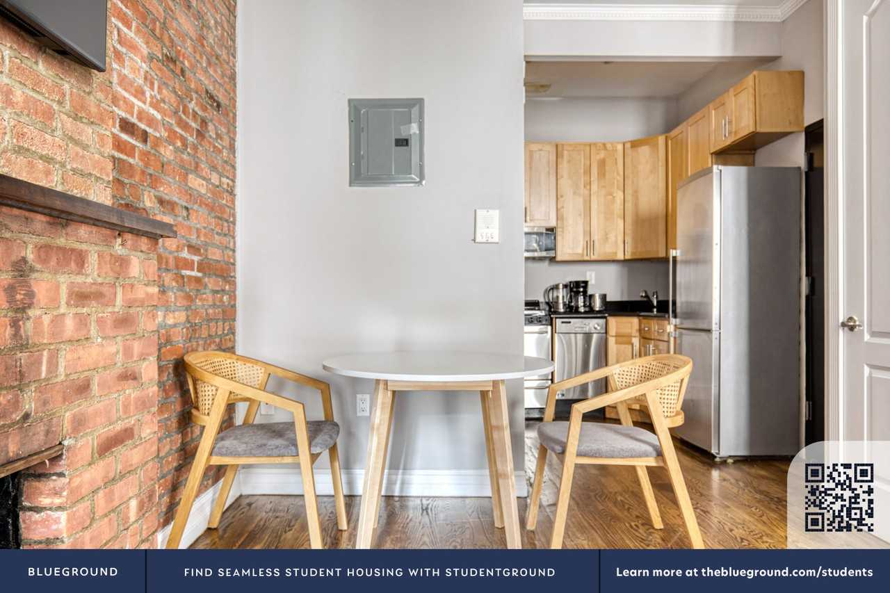566 Hudson Street - Photo 7 of 36
