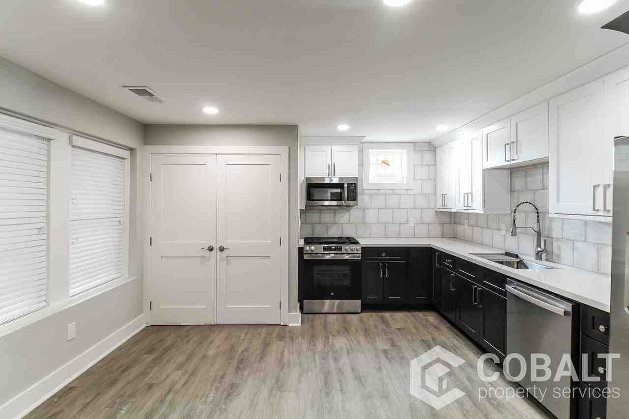 631 Seminole Ave Ne #E - Photo 2 of 32