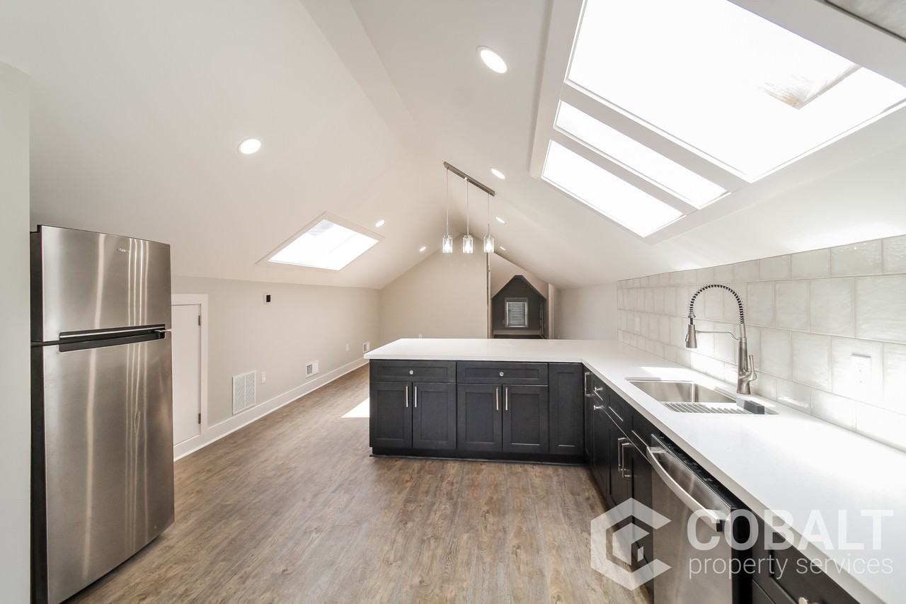 631 Seminole Ave Ne #B - Photo 3 of 31