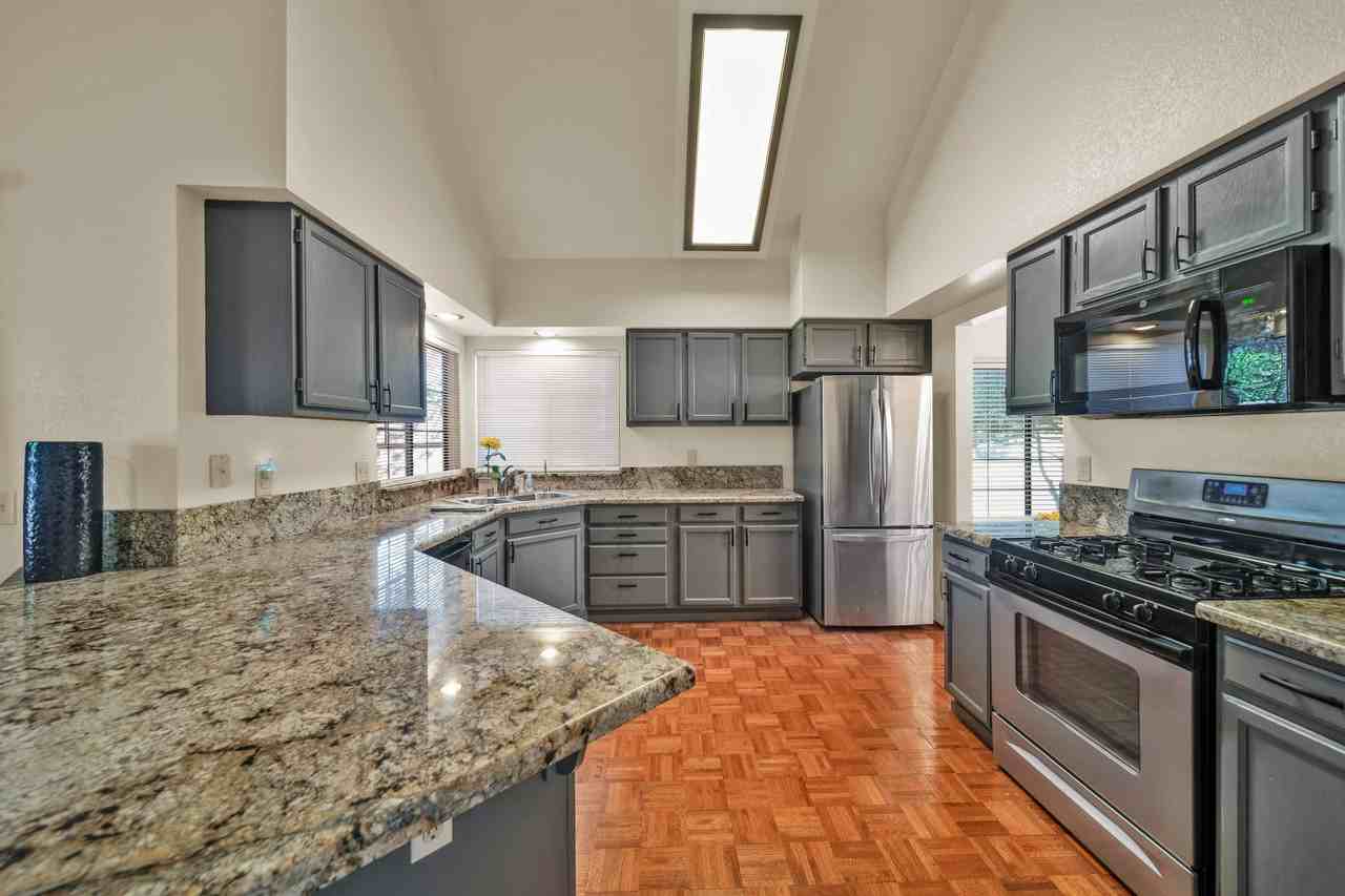 3622 Canterbury Dr #NA - Photo 2 of 28