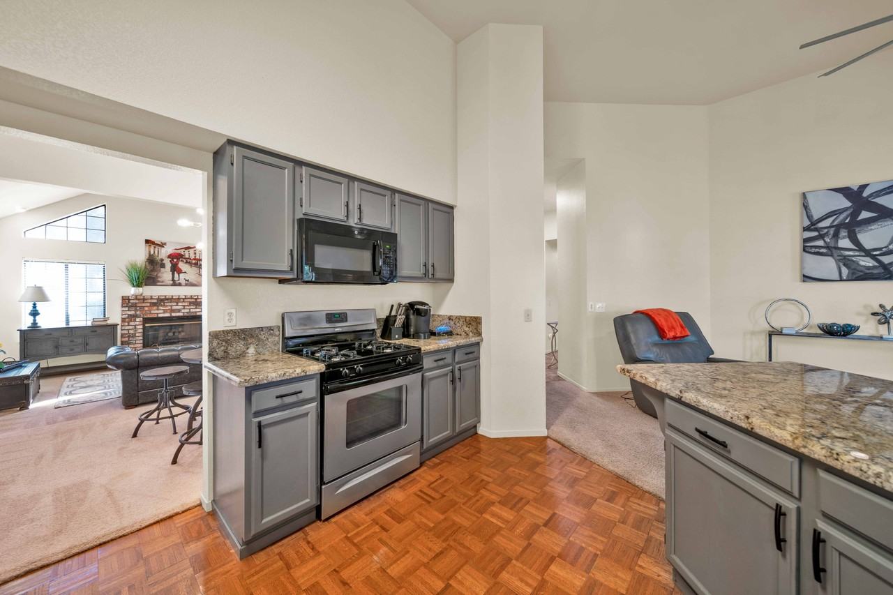 3622 Canterbury Dr #NA - Photo 3 of 28