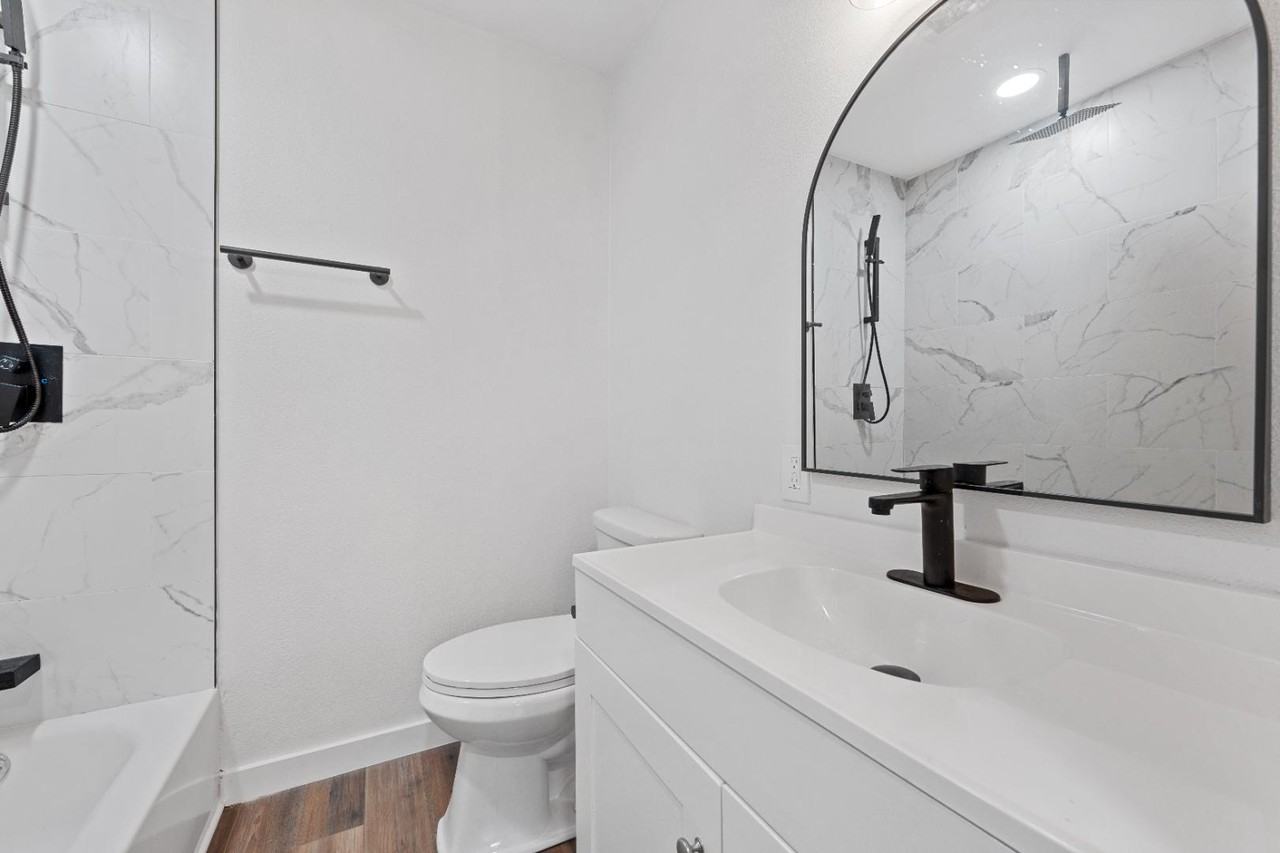 1105 Maxfield St - Photo 3 of 17