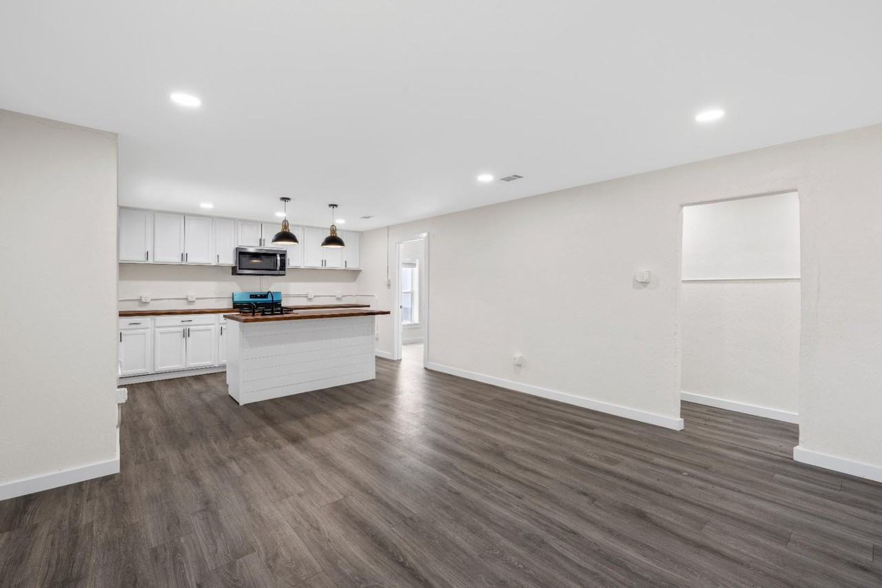 3418 Lasker Ave - Photo 3 of 20