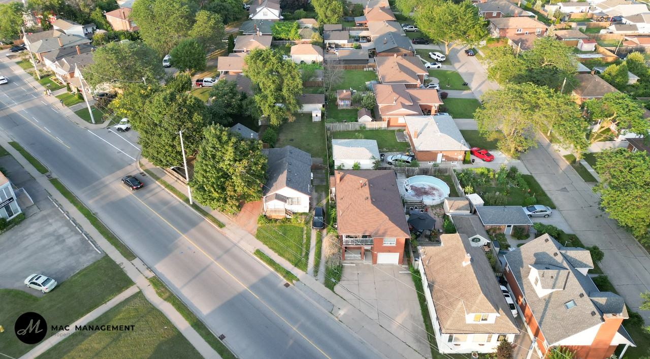 248 Niagara St #1 - Photo 3 of 50