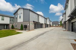 featured image of 1220 W 4th St