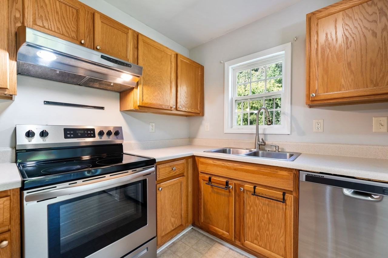 2306 N Oak Ridge Blvd - Photo 7 of 19