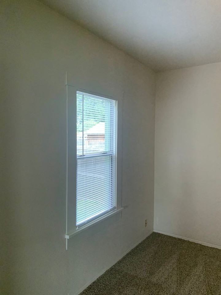 511 2nd St Se - Photo 5 of 10