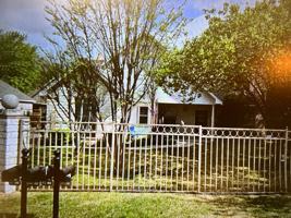 featured image of 322 W Anderson St