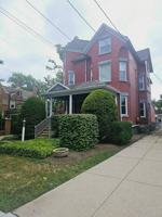 featured image of 333 W 6th St