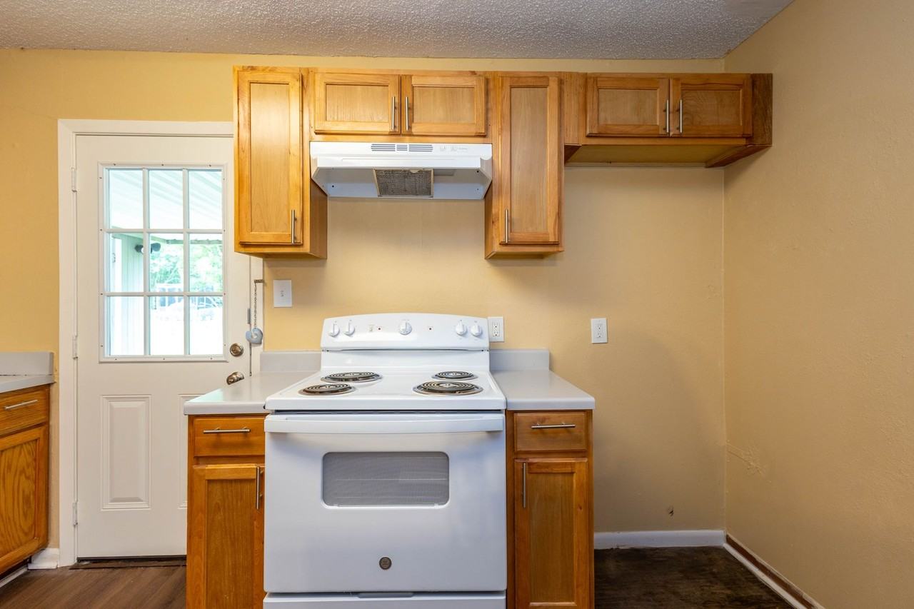 1515 Amelia St - Photo 3 of 25