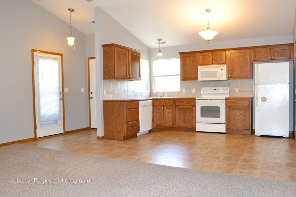 Brookmont Dr. 516-518 - Photo 2 of 10