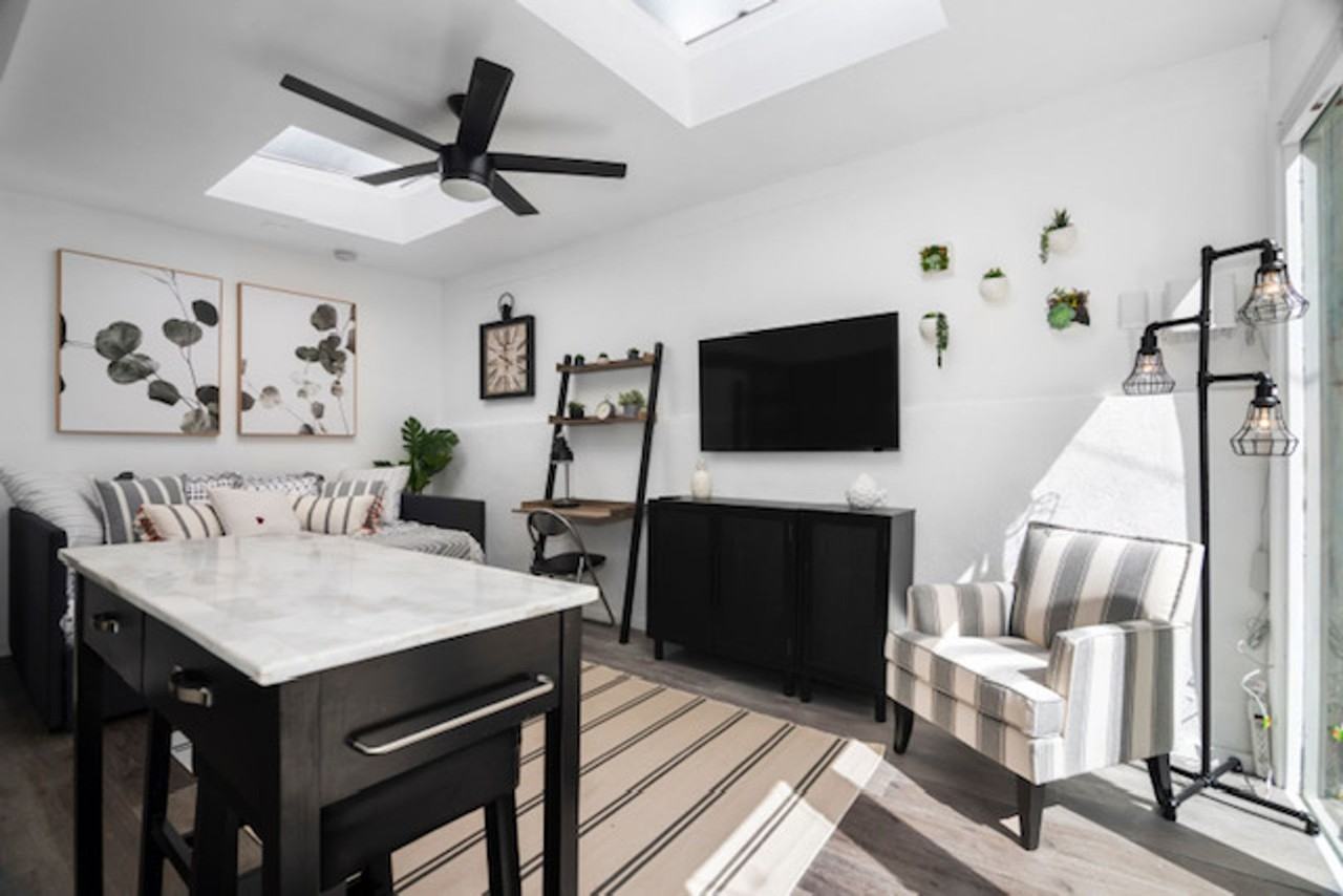 4036 Randolph St - Photo 2 of 22