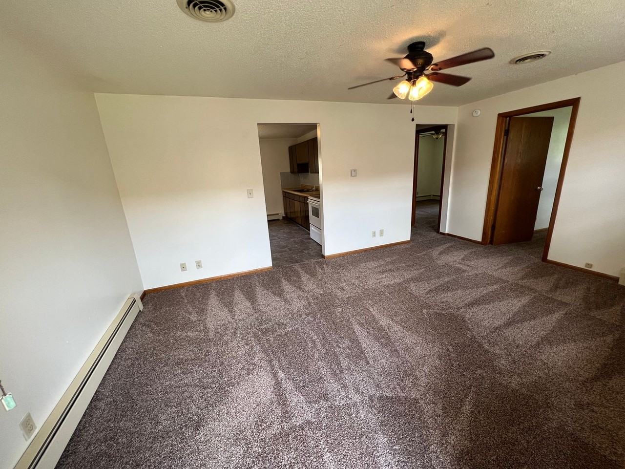 824-824.5 W 11th - Photo 2 of 9