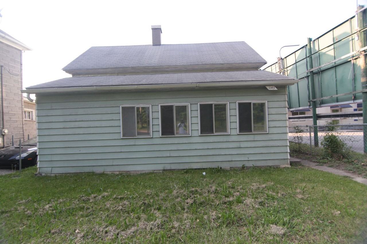 1143 18th Ave - Photo 2 of 21