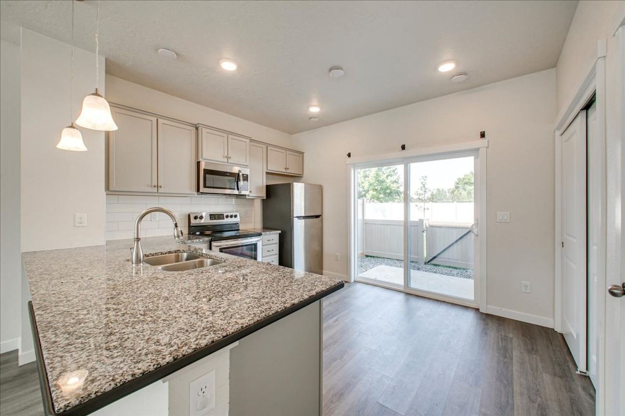 10756 W Brownstone Ln - Photo 7 of 27