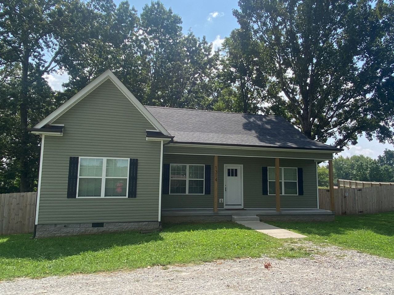 1314 Taylor Town Rd - Photo 3 of 23