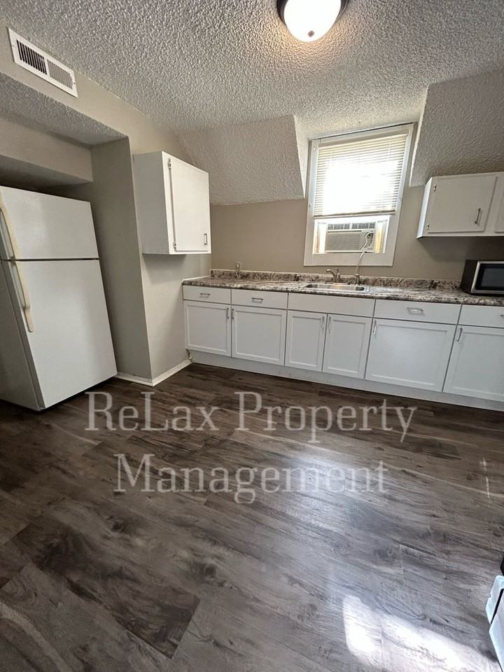 207 Avon St - Photo 5 of 14