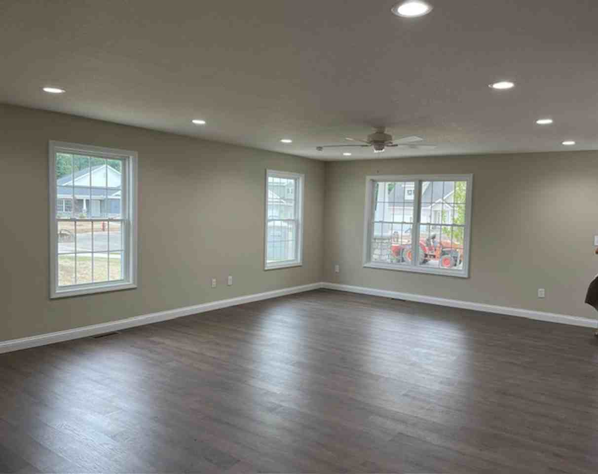 735 Knott Ct - Photo 3 of 15