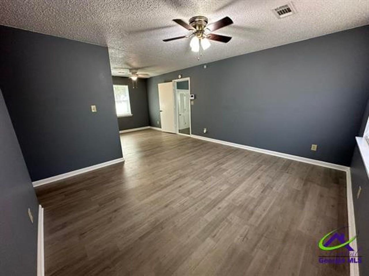 503 Coventry Ct - Photo 2 of 17