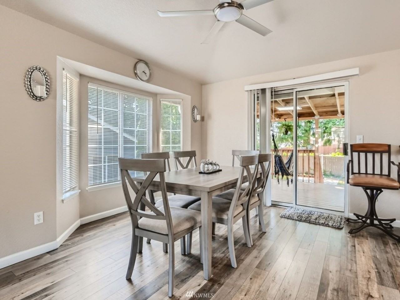 1712 91st Dr Se - Photo 3 of 12