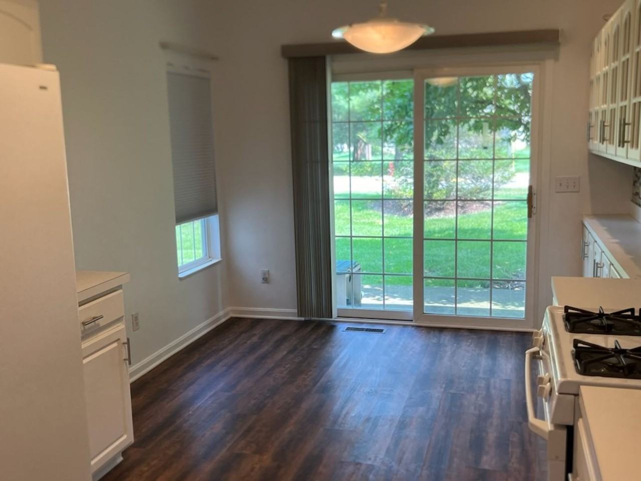 591 Azalea Cir - Photo 3 of 32