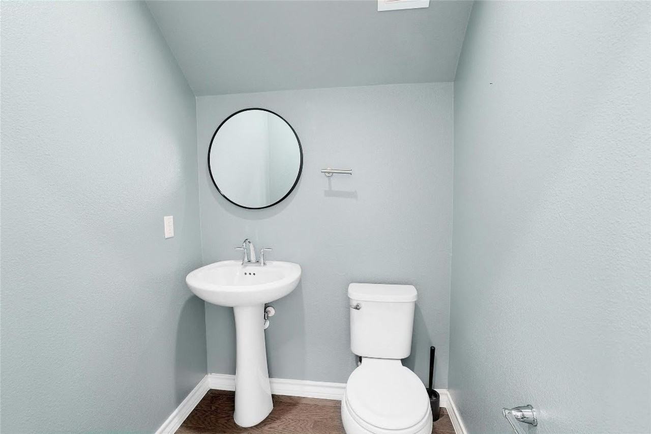 15801 Crissom Ln #17 - Photo 4 of 34
