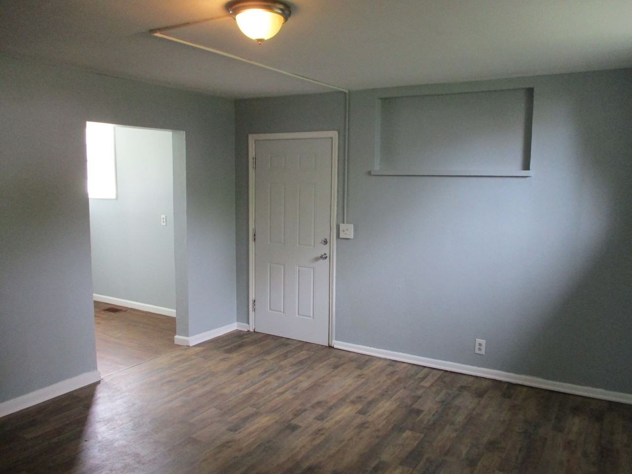 2420 Brookline Ave - Photo 4 of 8