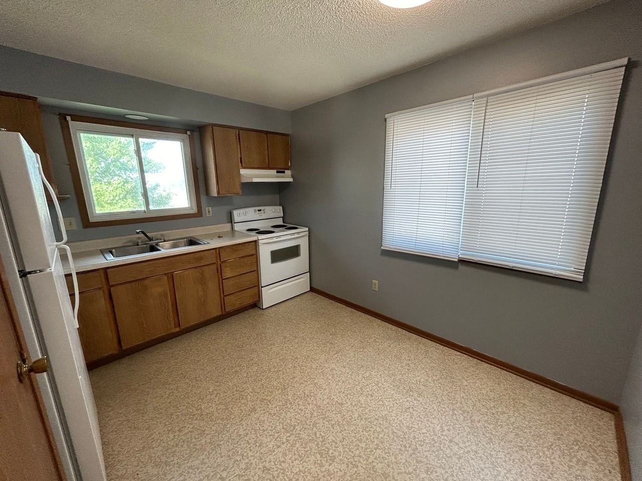 WP 126 Lincoln - Photo 2 of 13