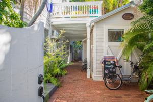 featured image of 327 Margaret St