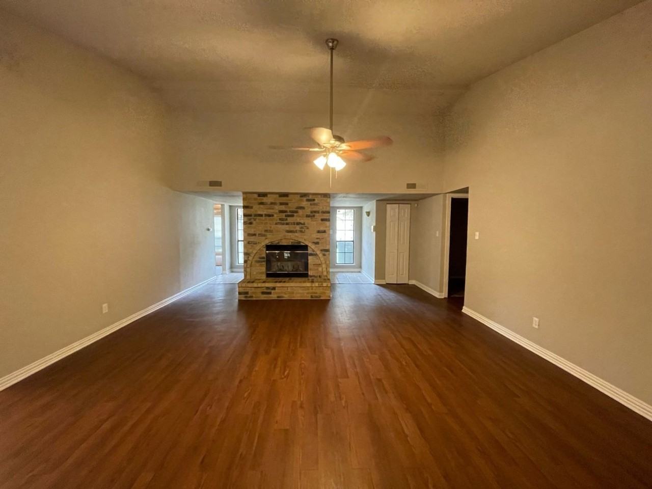 4206 Cranbrook Dr - Photo 2 of 12