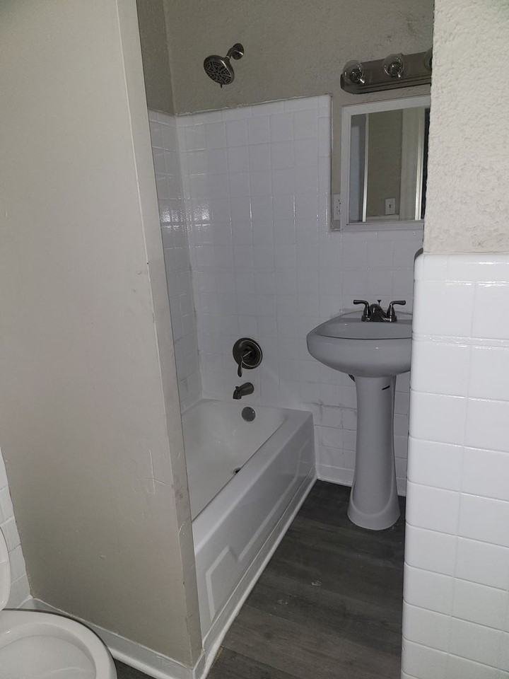 3666 Glenway Ave - Photo 5 of 14