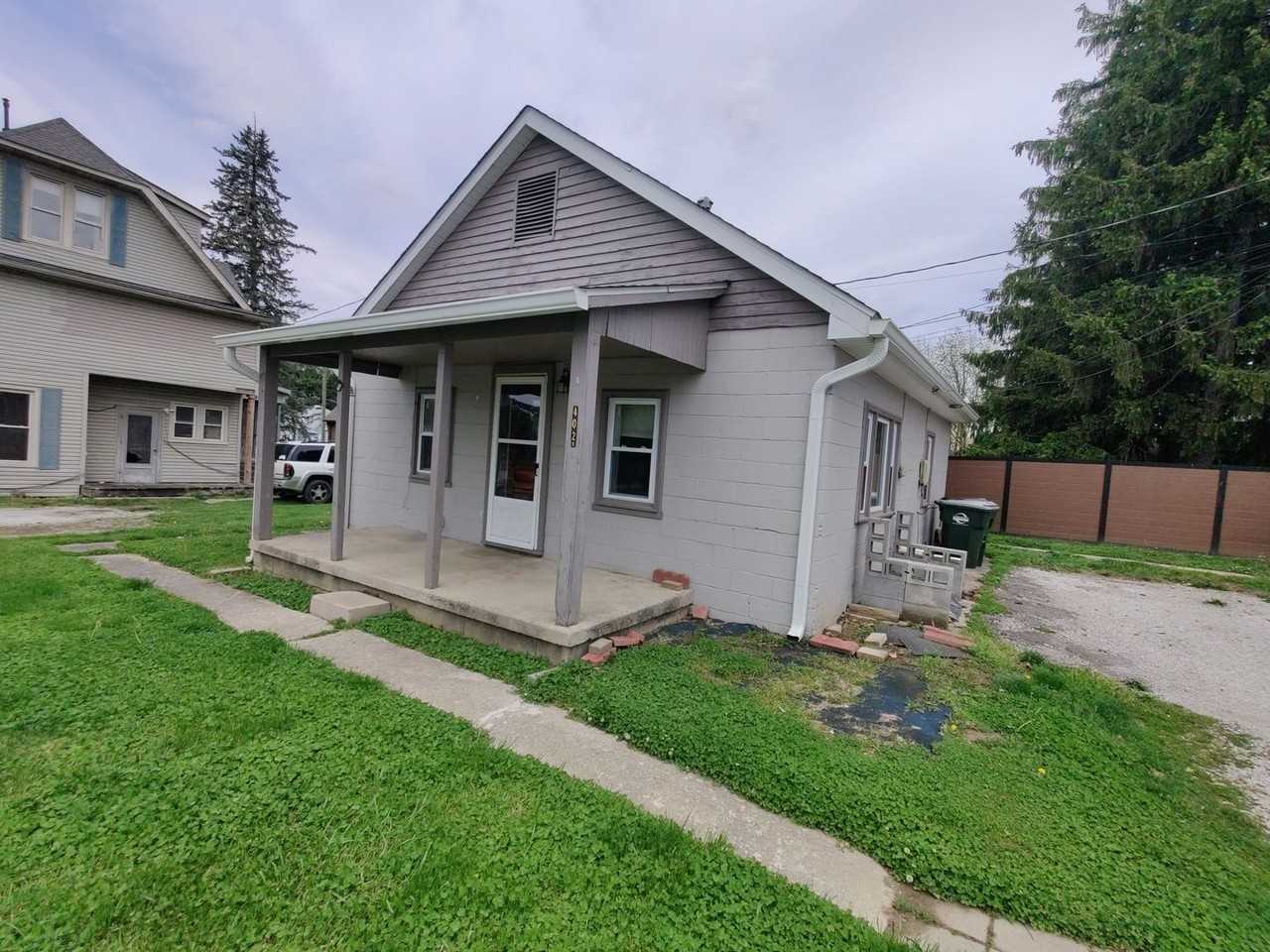 402 E Walnut St - Photo 3 of 13