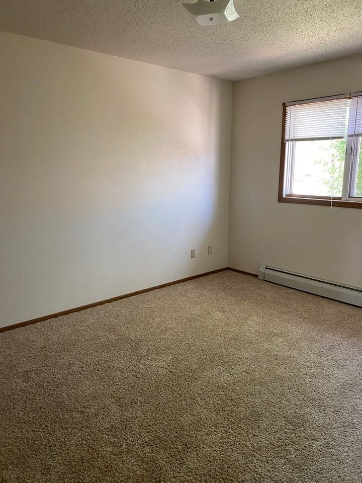 Shannons Drive - Photo 2 of 11