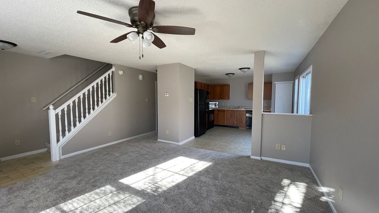 2738 Priest Dr - Photo 2 of 24