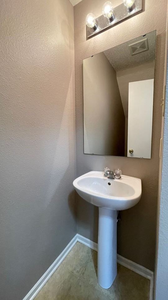2738 Priest Dr - Photo 7 of 24